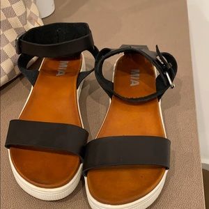 Mia black leather sandals